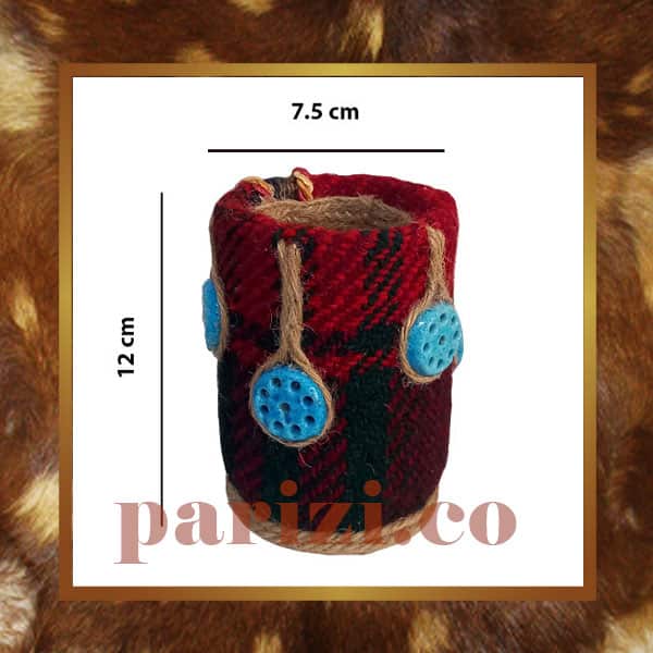 Traditional pen holder